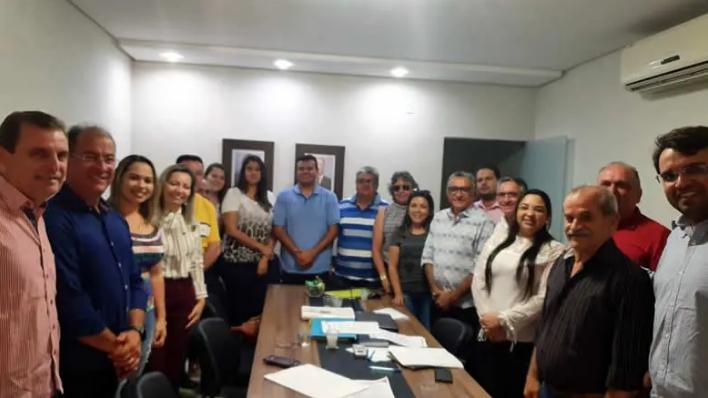 Foto prefeitos na reunião do consócio CONDESPB